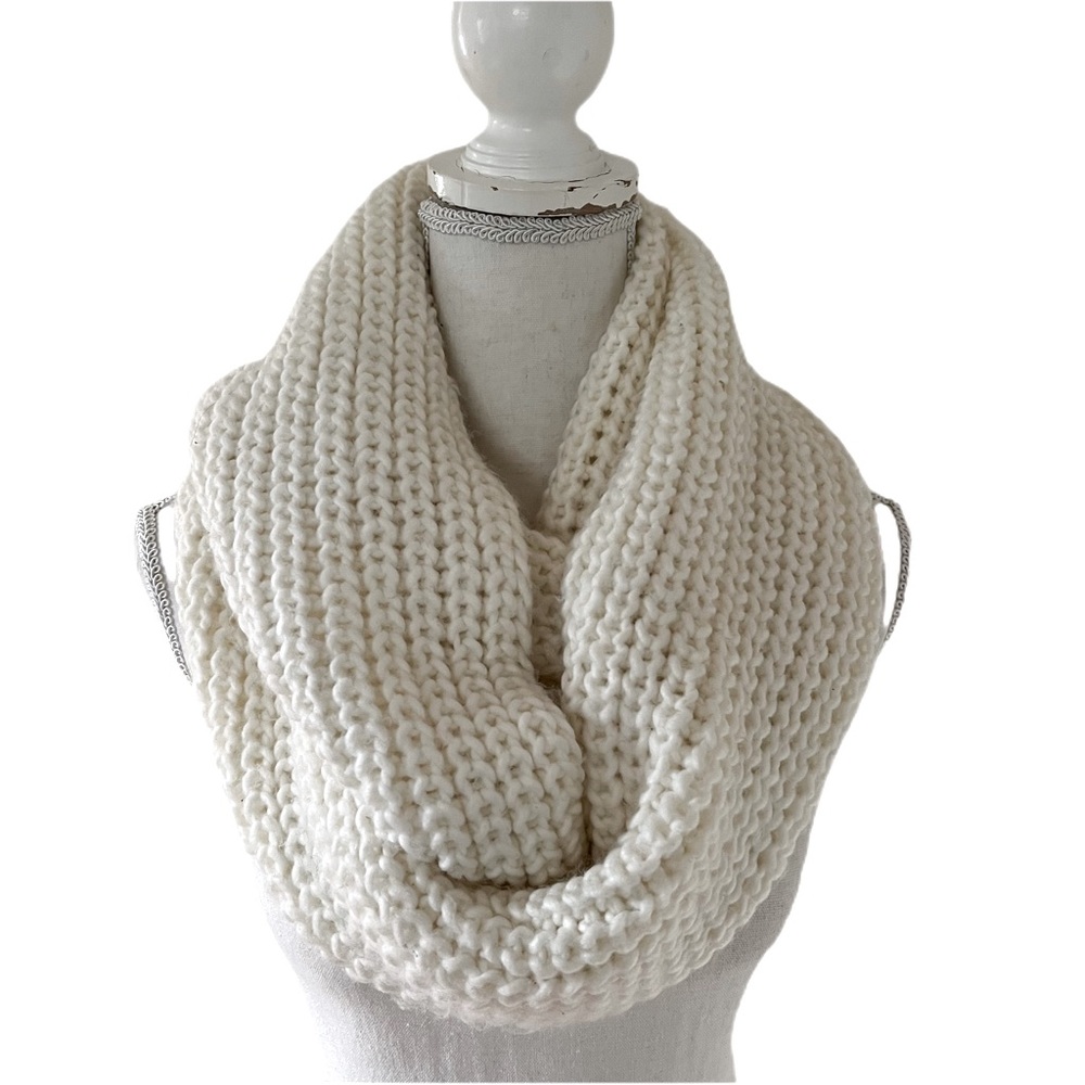 Abercrombie & Fitch Infinity Scarf - Picture 1 of 5